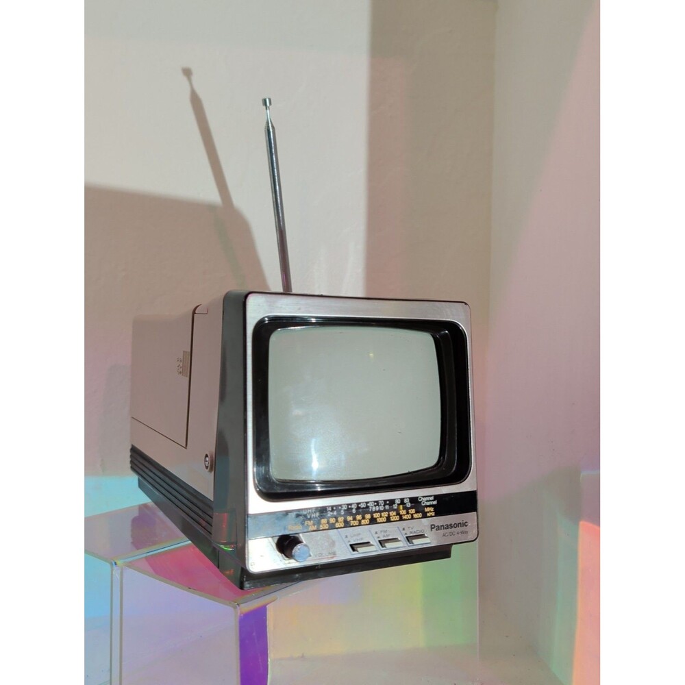 Vintage Panasonic Portable CRT TV AM/FM Radio AC/DC Battery Operated WORKING